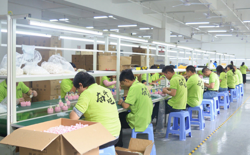 Shenzhen Xiaohongbao Technology Co., Ltd. ligne de production du fabricant